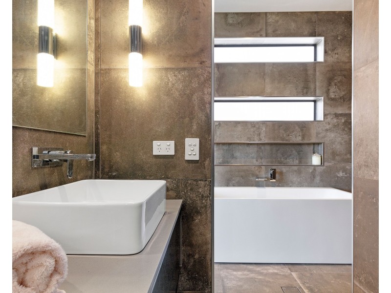 26 Sunshine Boulevard, Broadbeach Waters QLD 4218