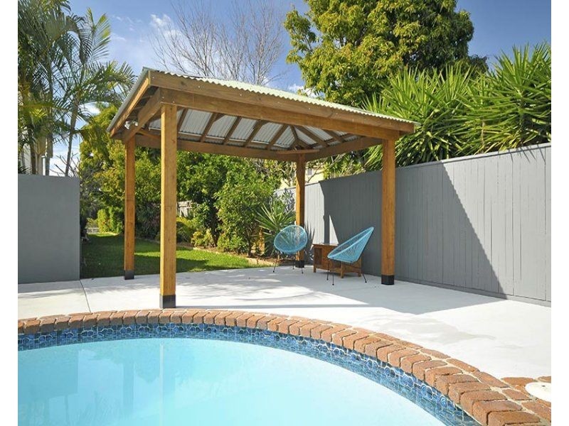 ** Savoy Drive, Broadbeach Waters QLD 4218