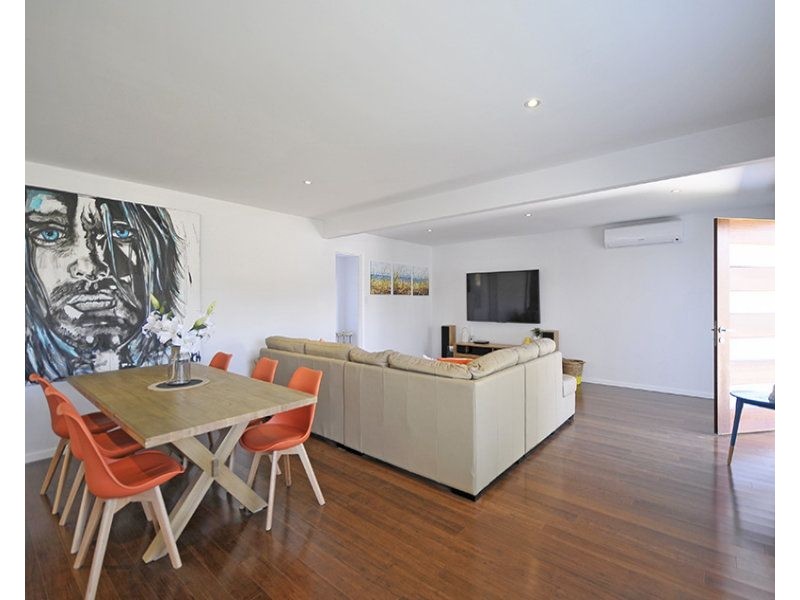 ** Savoy Drive, Broadbeach Waters QLD 4218