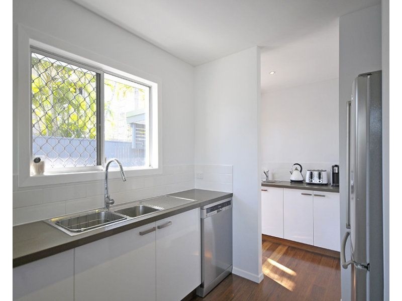 ** Savoy Drive, Broadbeach Waters QLD 4218