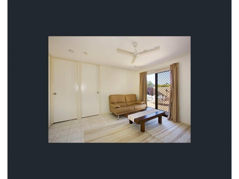 1 Maureen Crescent, Broadbeach Waters QLD 4218