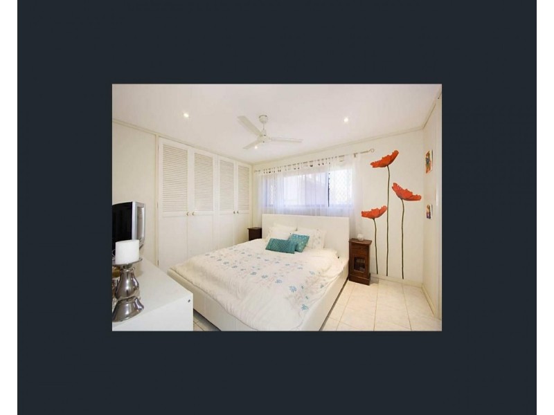 1 Maureen Crescent, Broadbeach Waters QLD 4218