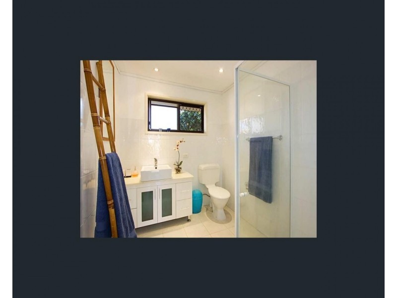 1 Maureen Crescent, Broadbeach Waters QLD 4218