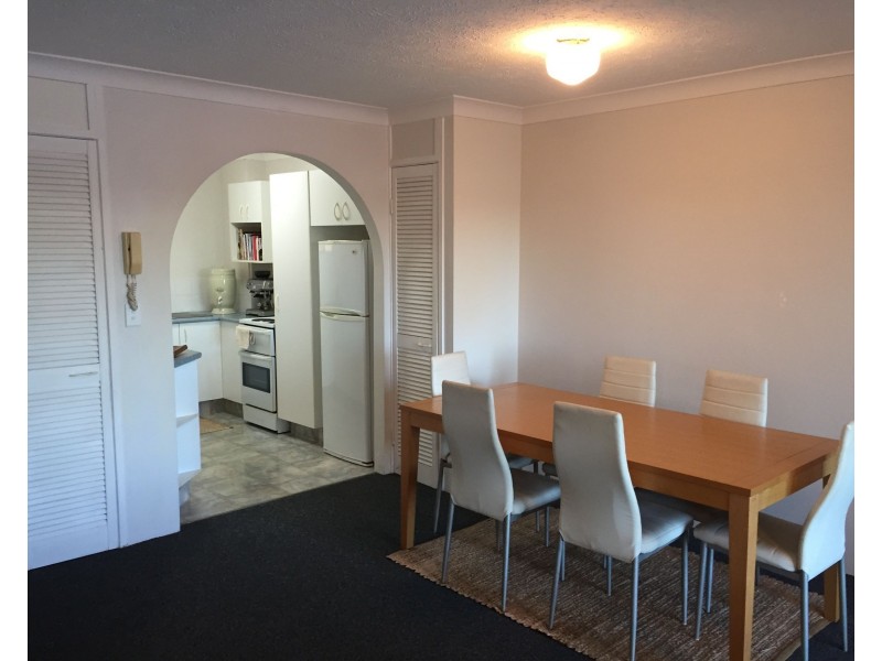 2/18 Sunshine Boulevard, Broadbeach Waters QLD 4218