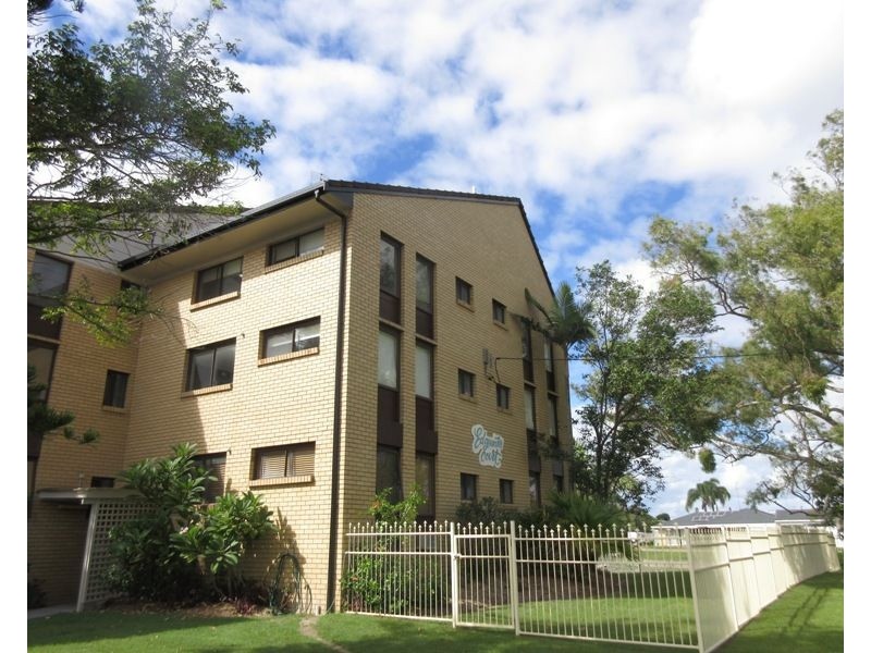 2/18 Sunshine Boulevard, Broadbeach Waters QLD 4218