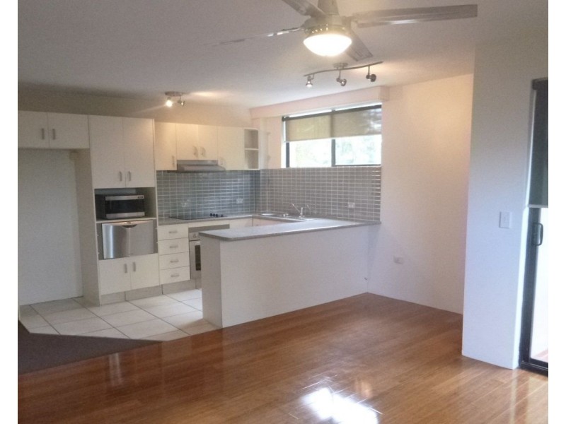 6/14 First Avenue, Broadbeach QLD 4218