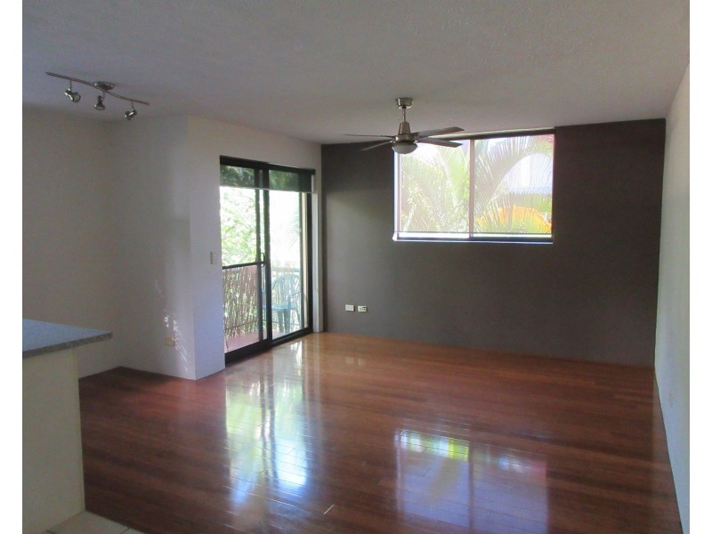 6/14 First Avenue, Broadbeach QLD 4218