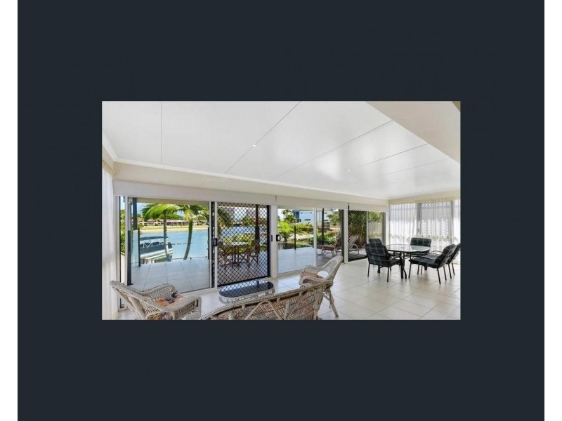2 Helen Court, Broadbeach Waters QLD 4218