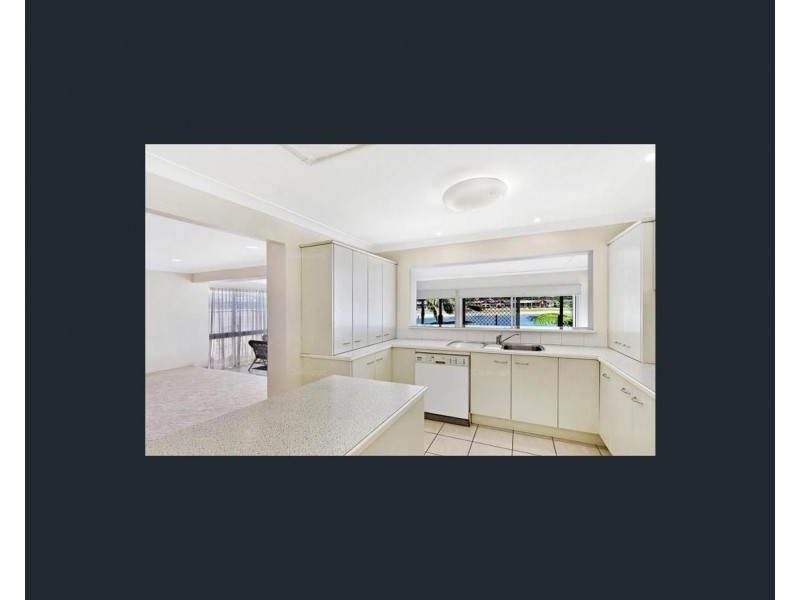 2 Helen Court, Broadbeach Waters QLD 4218