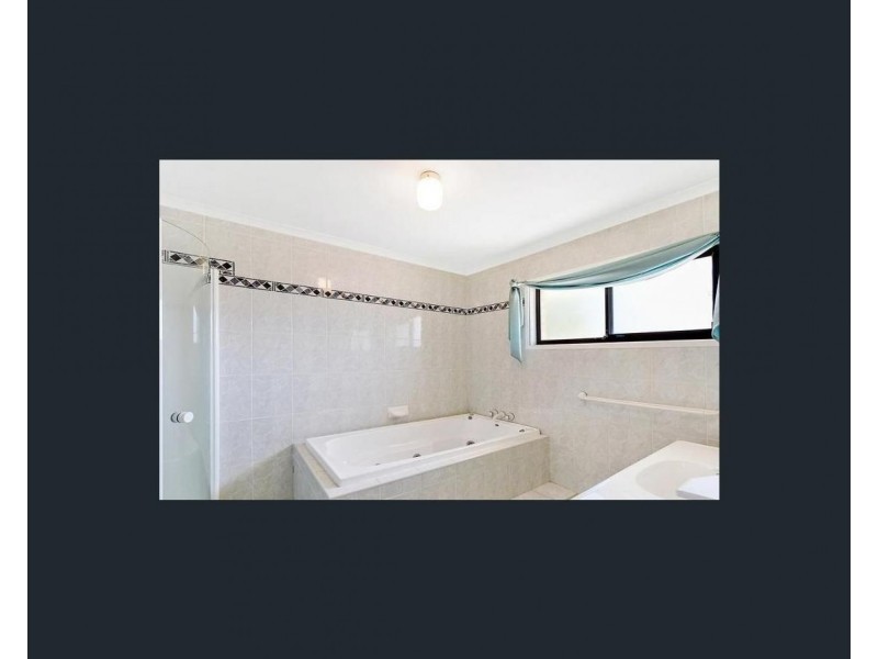 2 Helen Court, Broadbeach Waters QLD 4218
