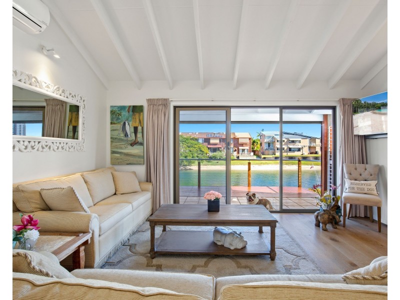 13/99 Sunshine Boulevard, Mermaid Waters QLD 4218