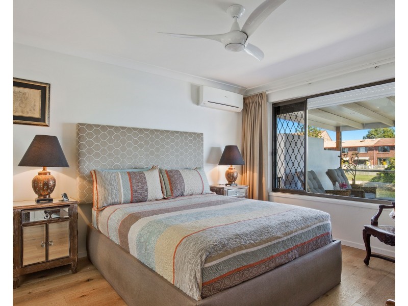 13/99 Sunshine Boulevard, Mermaid Waters QLD 4218