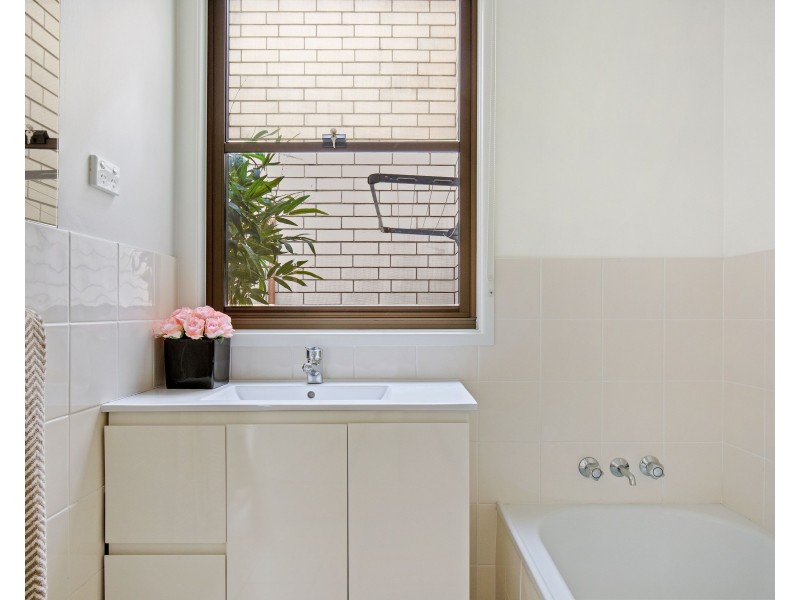 13/99 Sunshine Boulevard, Mermaid Waters QLD 4218