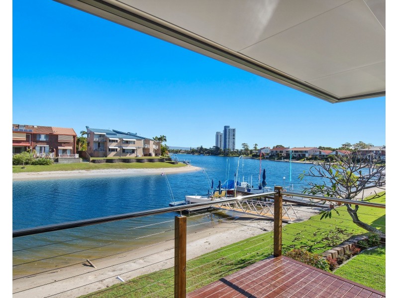 13/99 Sunshine Boulevard, Mermaid Waters QLD 4218