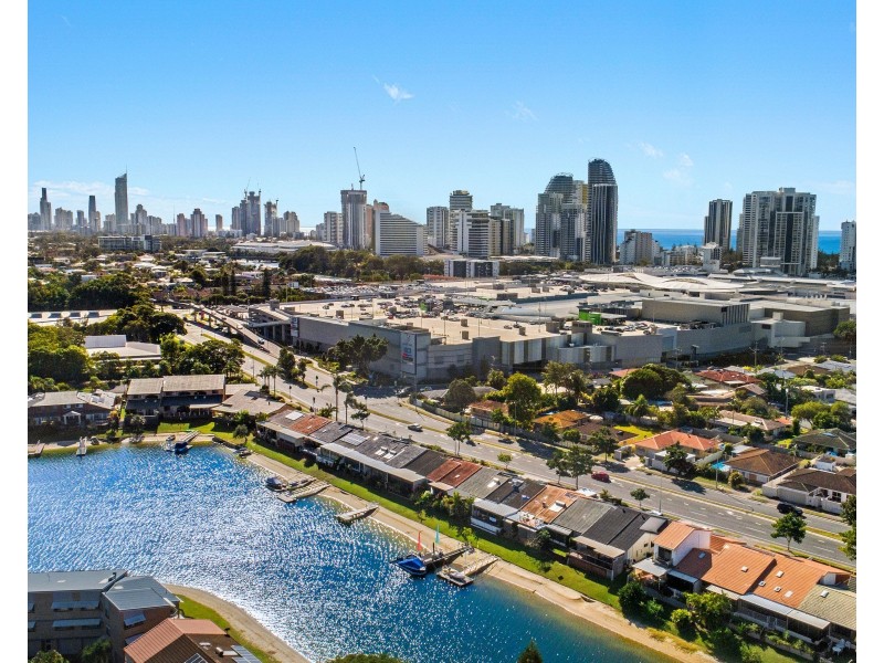 13/99 Sunshine Boulevard, Mermaid Waters QLD 4218