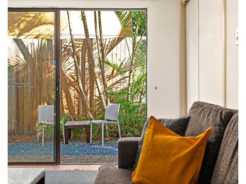 2/22 Peninsular Drive, Surfers Paradise QLD 4217