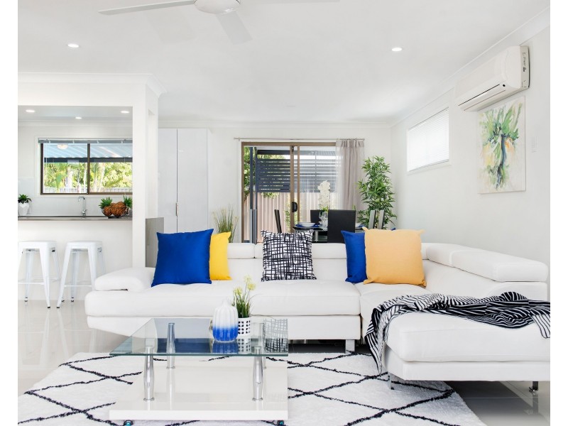 63 Rumrunner Street, Mermaid Waters QLD 4218