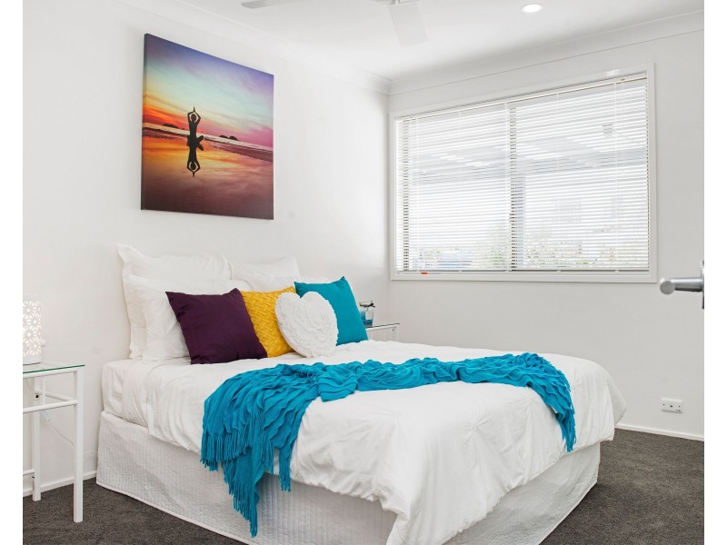 63 Rumrunner Street, Mermaid Waters QLD 4218