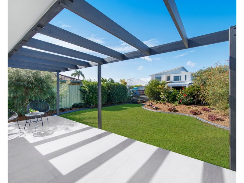 63 Rumrunner Street, Mermaid Waters QLD 4218