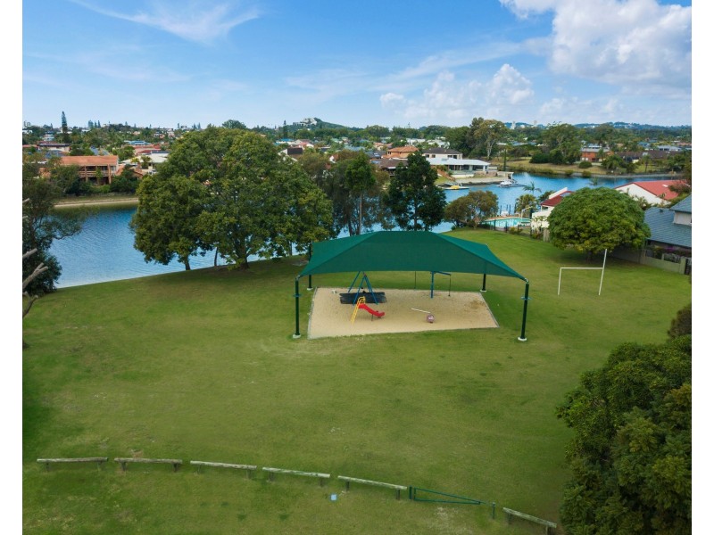 63 Rumrunner Street, Mermaid Waters QLD 4218