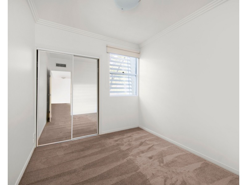 11/6-10 Rose Street, Southport QLD 4215