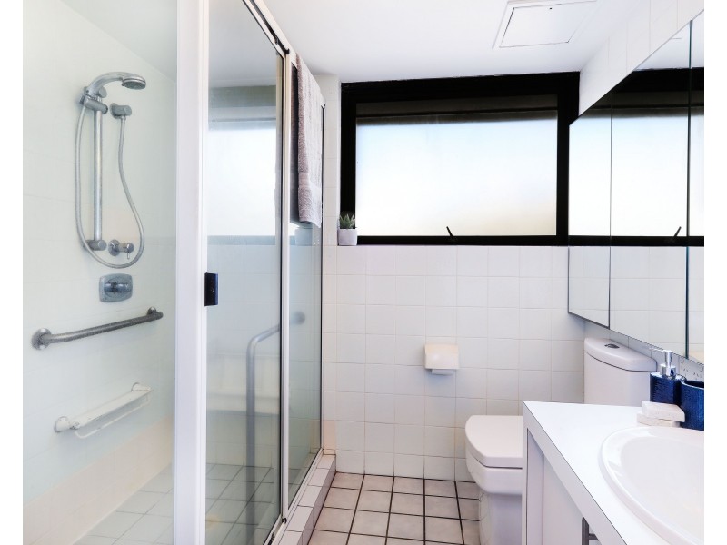 8/794 Pacific Parade, Currumbin QLD 4223