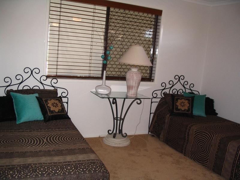 33 Sovereign Drive, Mermaid Waters QLD 4218