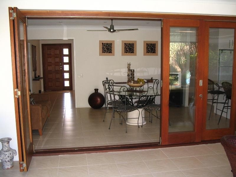 33 Sovereign Drive, Mermaid Waters QLD 4218