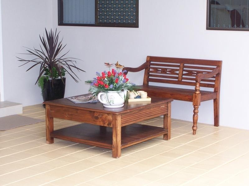 11 Weatherly Avenue, Mermaid Waters QLD 4218