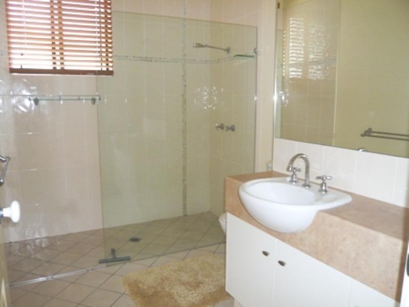 9B Tamborine Street, Mermaid Beach QLD 4218