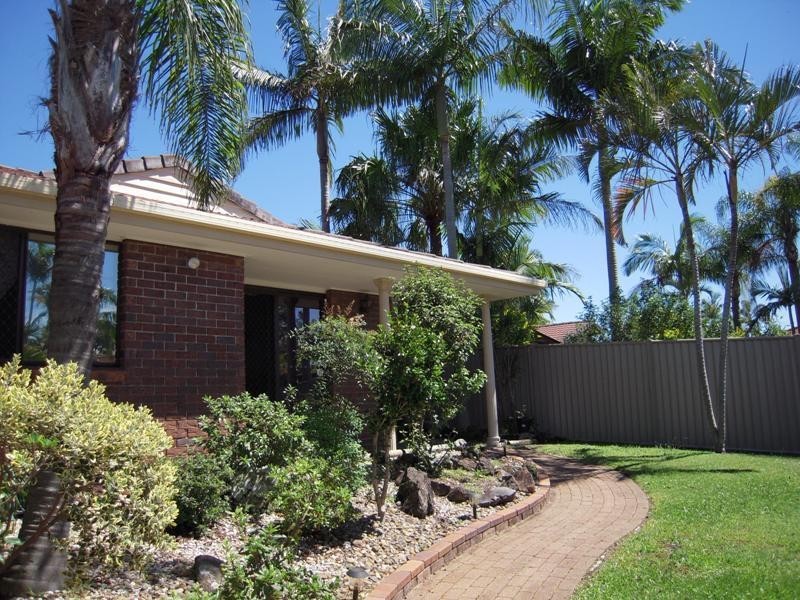 5 Courser Court, Burleigh Waters QLD 4220