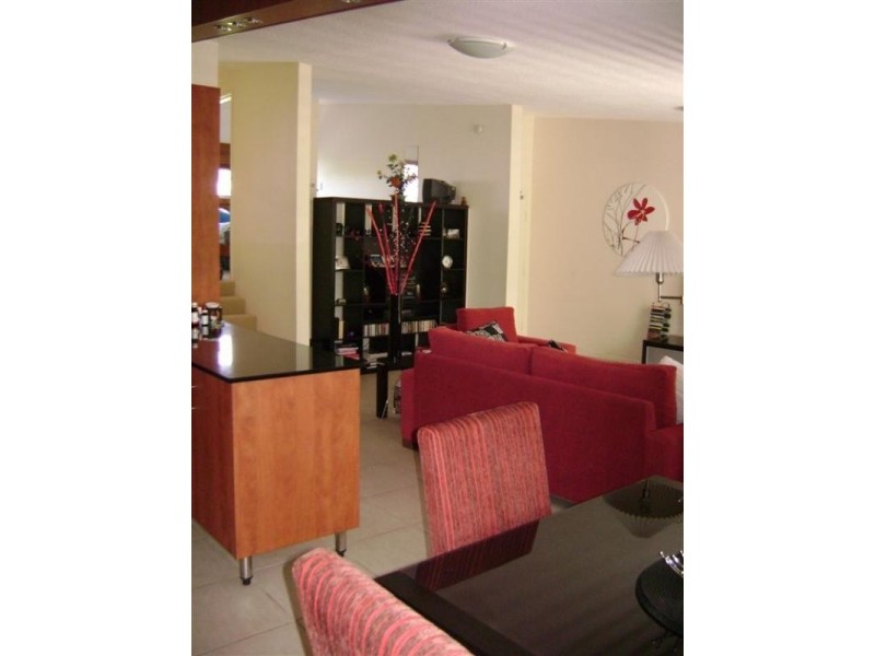 9/32 Rudd Street, Broadbeach QLD 4218