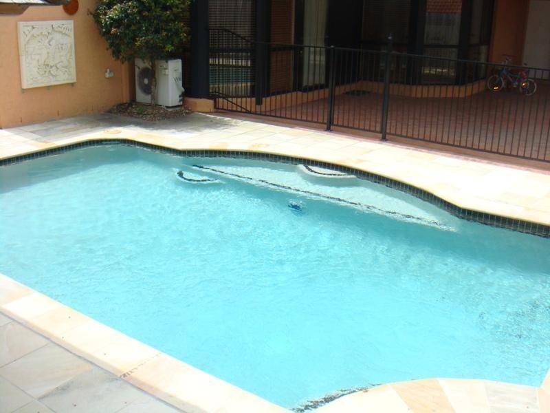 10 Euodia Close, Burleigh Heads QLD 4220