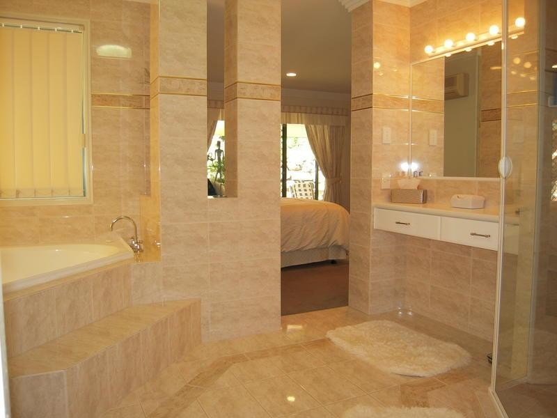 8 Cajeput Court, Reedy Creek QLD 4227