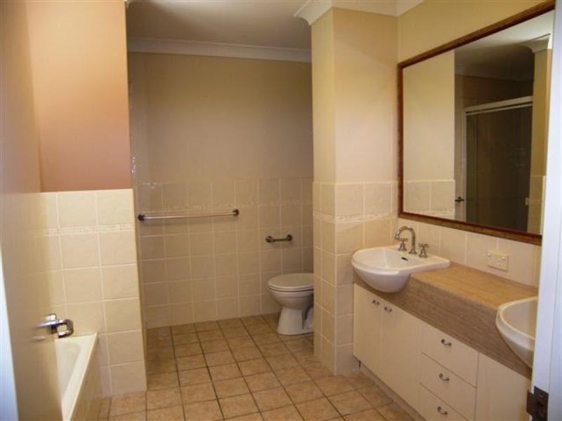 32/37 Paradise Springs Avenue, Robina QLD 4226