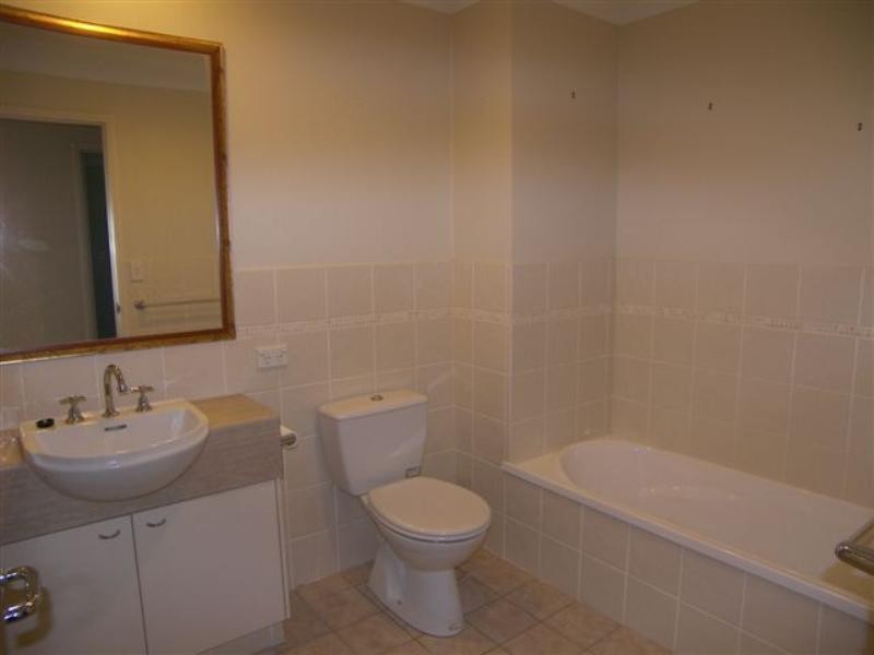 32/37 Paradise Springs Avenue, Robina QLD 4226