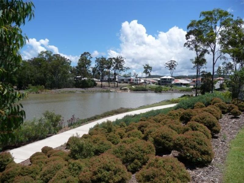 52 Azzurra Drive, Varsity Lakes QLD 4227