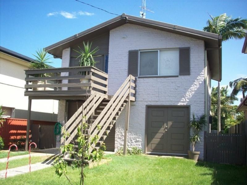 22 Glenelg Avenue, Mermaid Beach QLD 4218