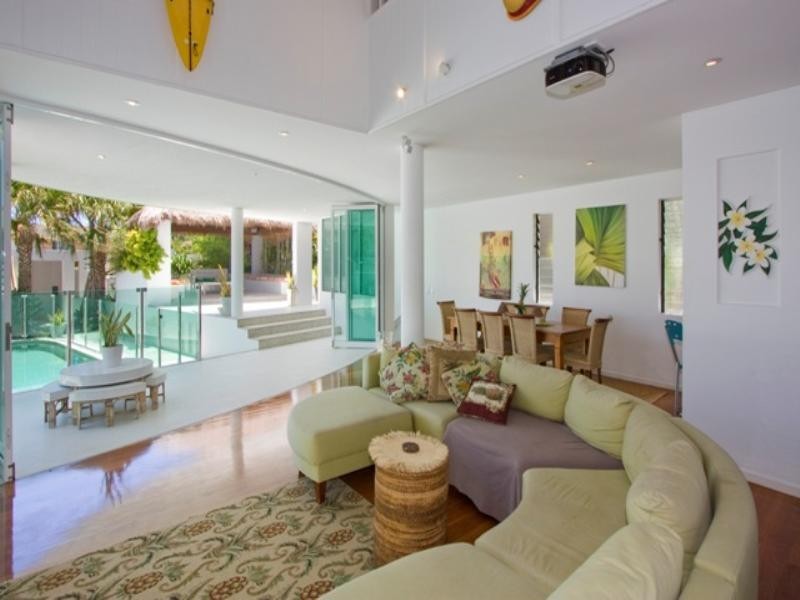 18 Heron Avenue, Mermaid Beach QLD 4218