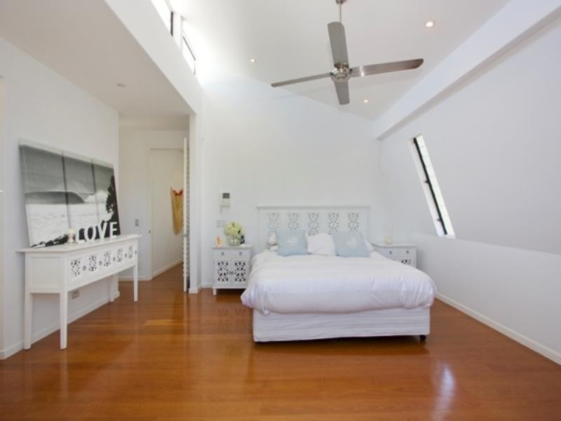 18 Heron Avenue, Mermaid Beach QLD 4218