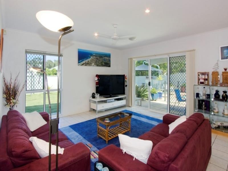 2 Crozet Court, Burleigh Waters QLD 4220