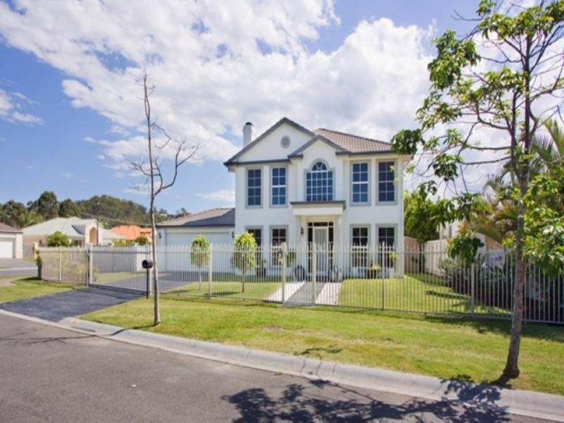 2 Crozet Court, Burleigh Waters QLD 4220