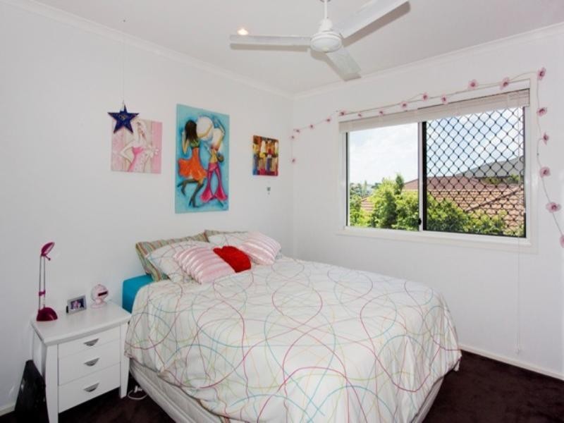 2 Crozet Court, Burleigh Waters QLD 4220