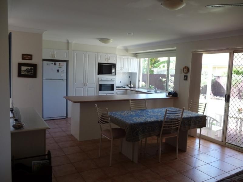 24 Stingray Crescent, Burleigh Waters QLD 4220