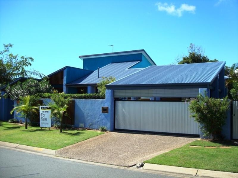 31 Albicore Street, Mermaid Waters QLD 4218