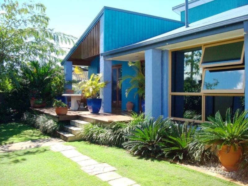 31 Albicore Street, Mermaid Waters QLD 4218