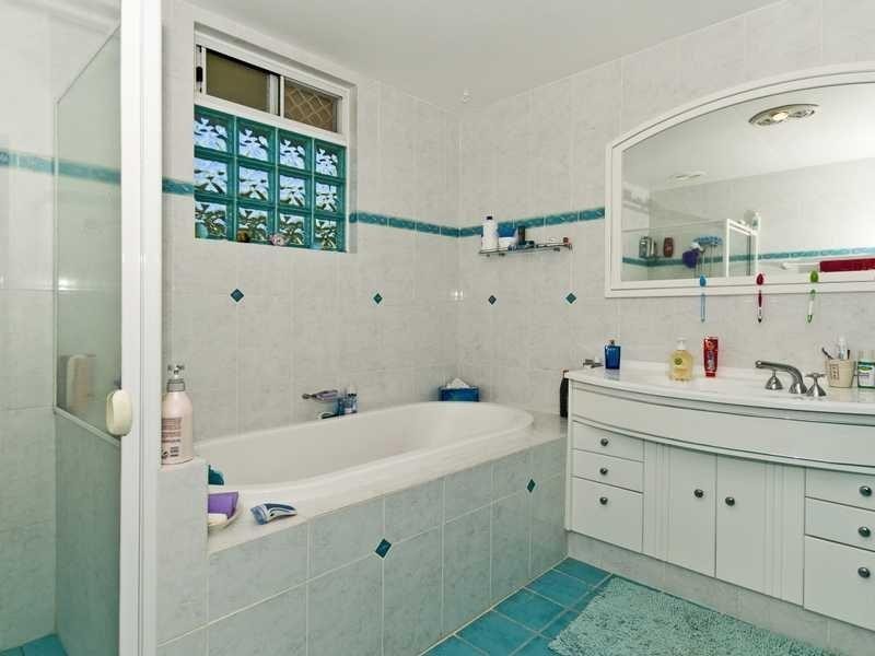 46 Mallawa Drive, Palm Beach QLD 4221