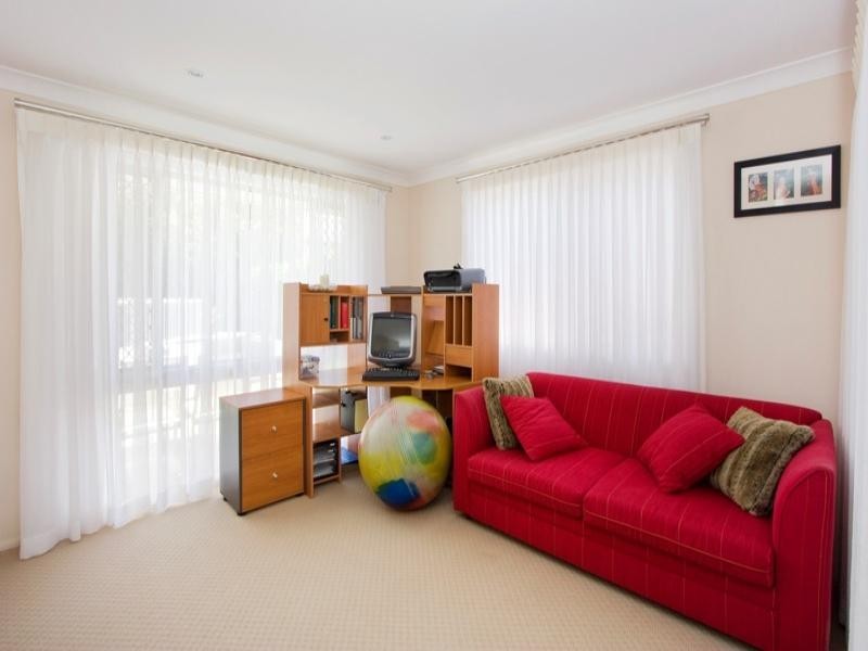 30 Bergamont Street, Elanora QLD 4221