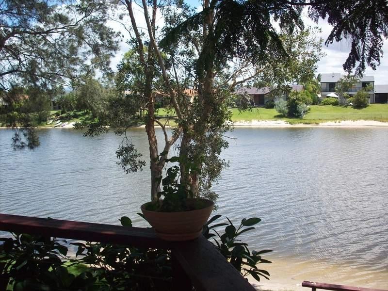 62 Jabiru Avenue, Burleigh Waters QLD 4220