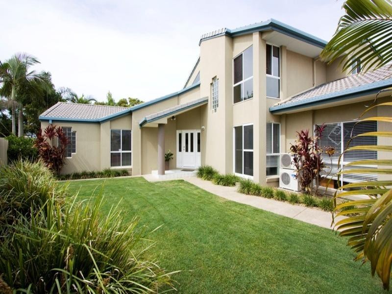 9 Montebello Court, Mermaid Waters QLD 4218